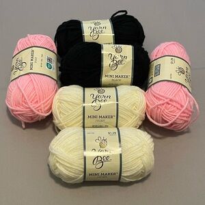 Yarn Bee Mini Maker Yarn Bundle - Pink, Ivory, Black